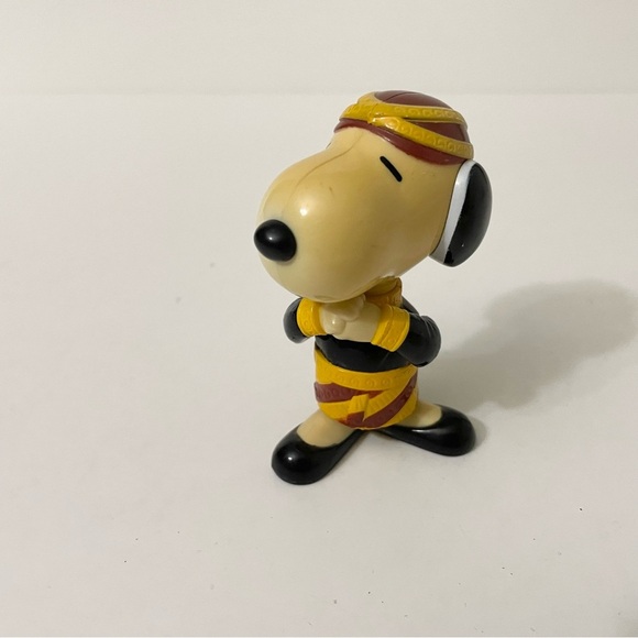 Snoopy World Tour Indonesia Figure Toy - Picture 8 of 10